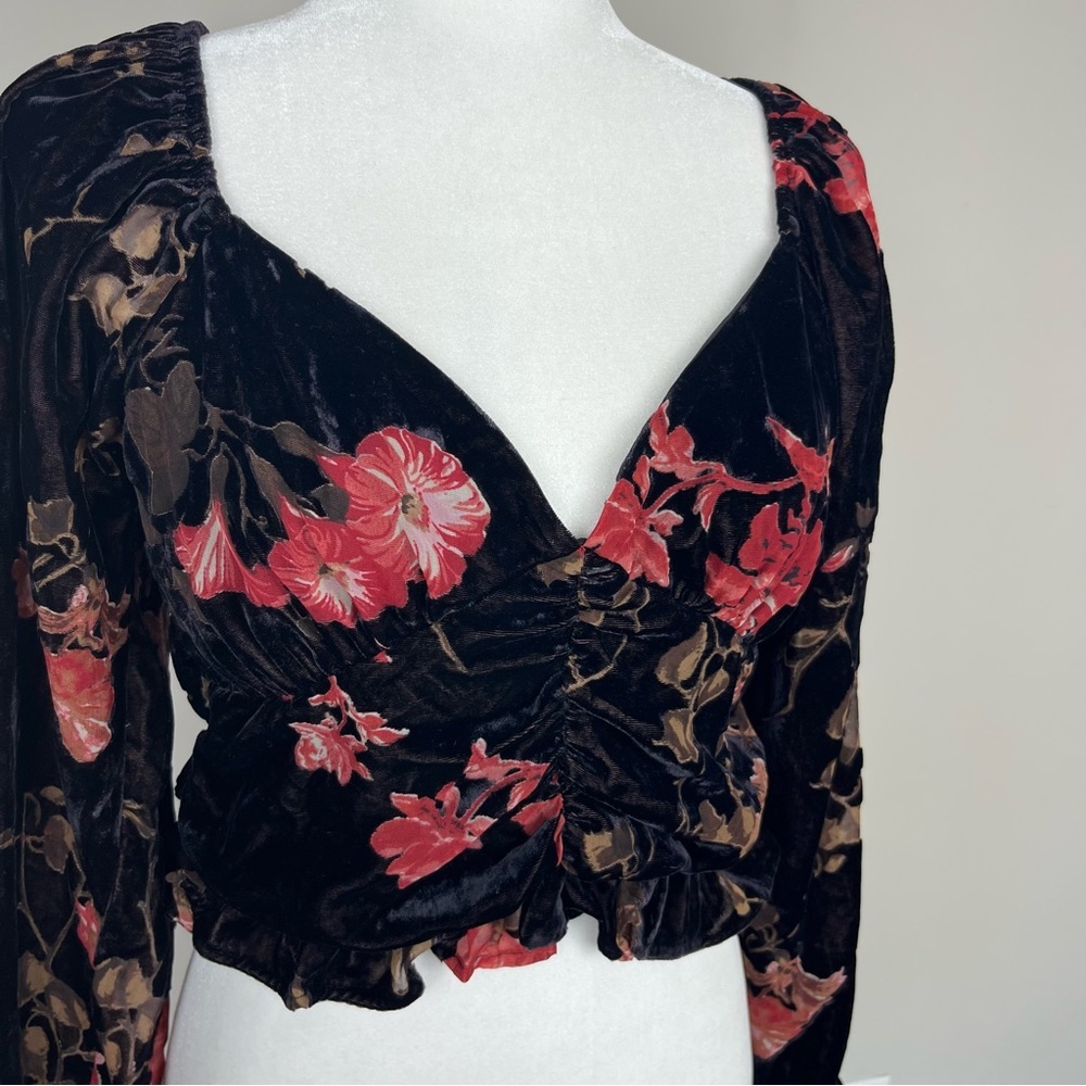 BY TOGETHER BURNOUT LONG SLEEVE VELOUR FLORAL CROP TOP SIZE MEDIUM - Picture 13 of 16